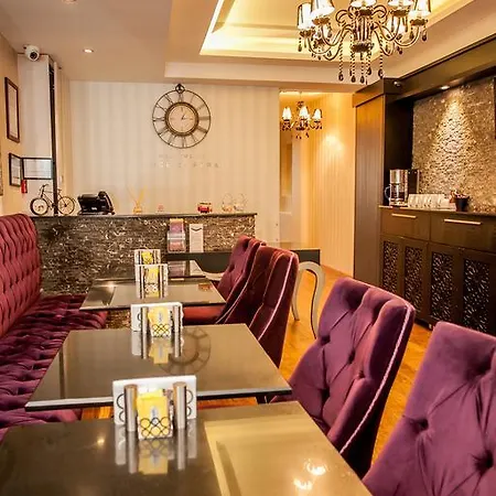 Lucis Pera Hotel