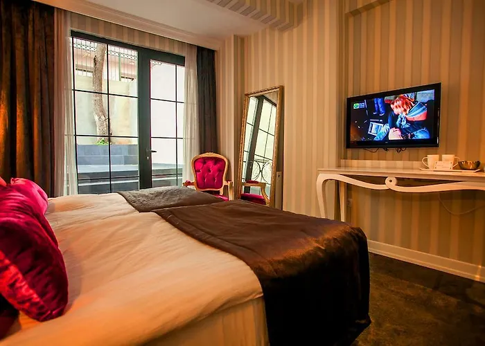 Hotel Luce Di Pera 3*